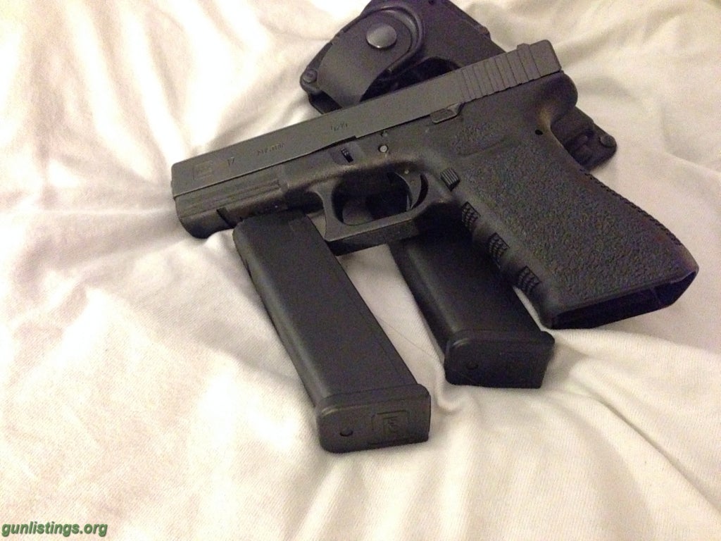 Pistols Glock 17 With Fobus Holster