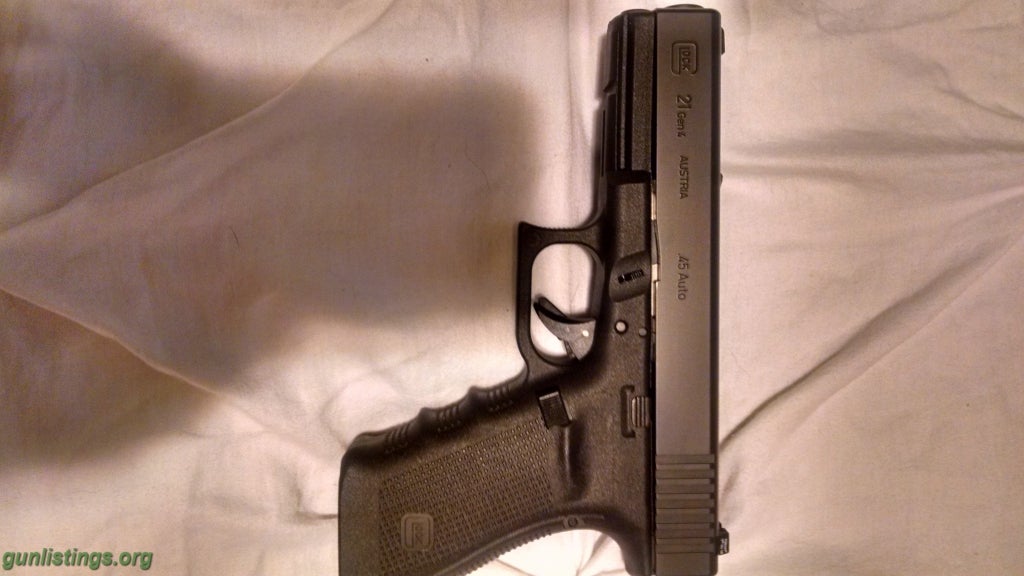 Pistols Glock 21 Gen 4 W/ Night Sights And 3 Mags