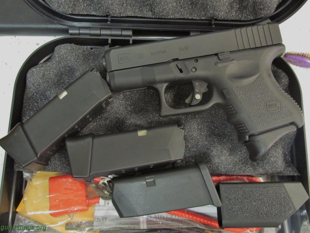 Pistols Glock 26 Gen 3,9mm,4 Mag,Trijicon Night Sights Like New