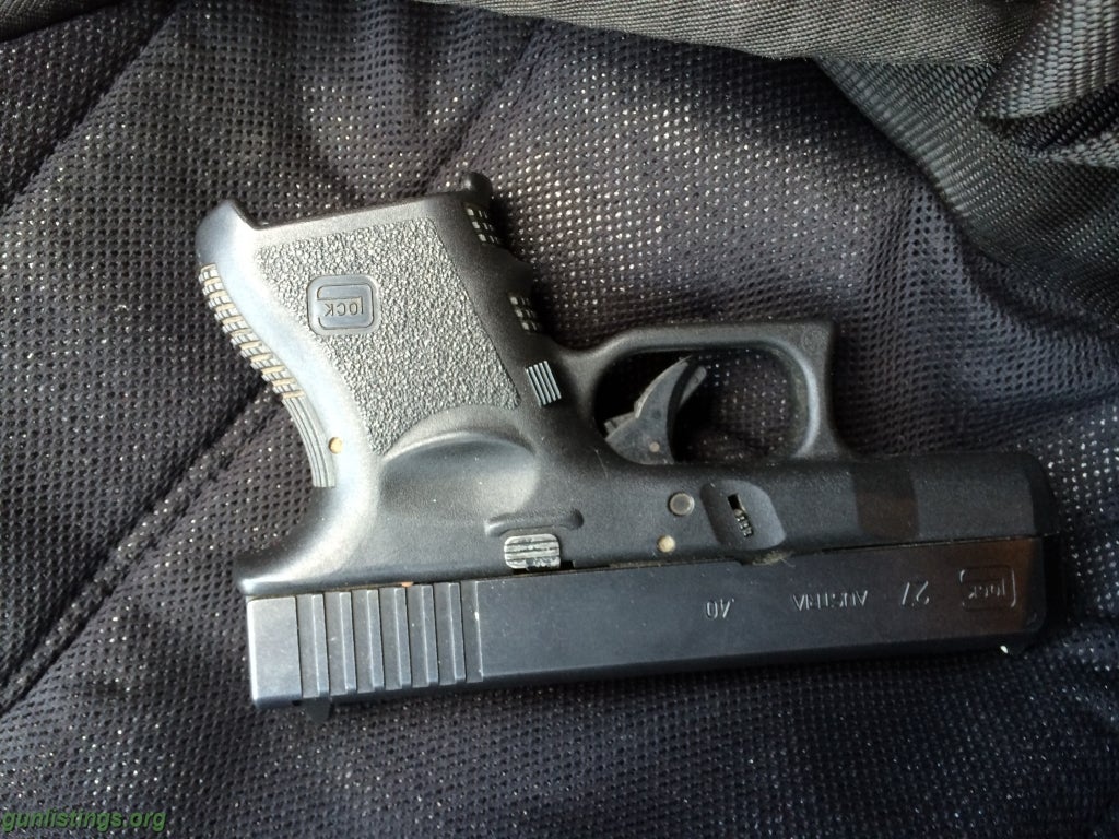 Pistols Glock 40 With Box Used With Holster And 2 Clips