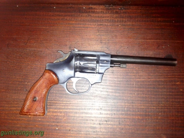Pistols Hi Standard Sentinel Deluxe R-106 22 Cal 9 Shot