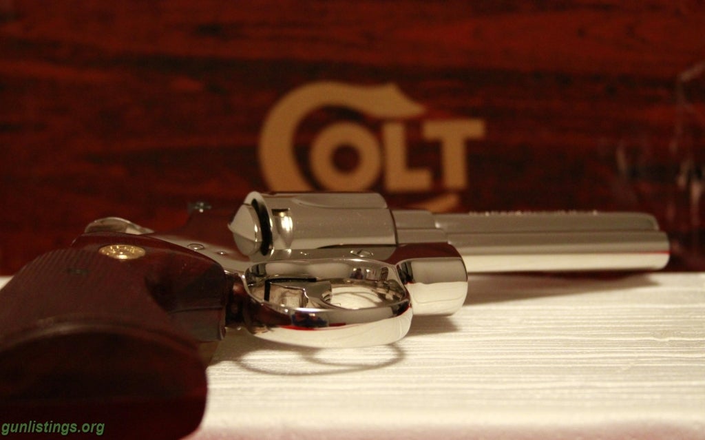 Pistols LNIB Colt Python 4
