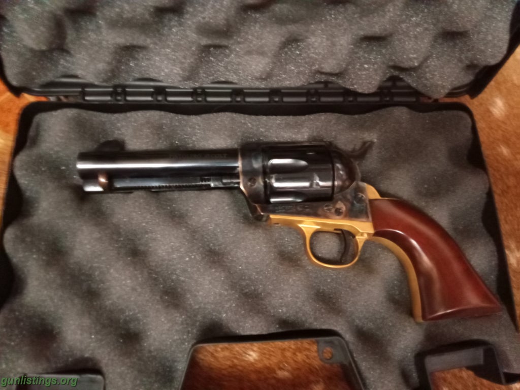 Pistols S.A.A. PISTOLERO 45 LONG COLT