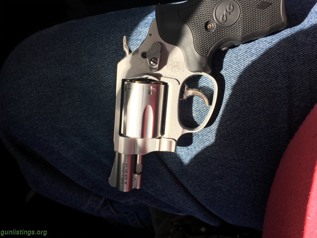 Pistols S W 637 5 Shot   With Crimson Trace Laser Grip's