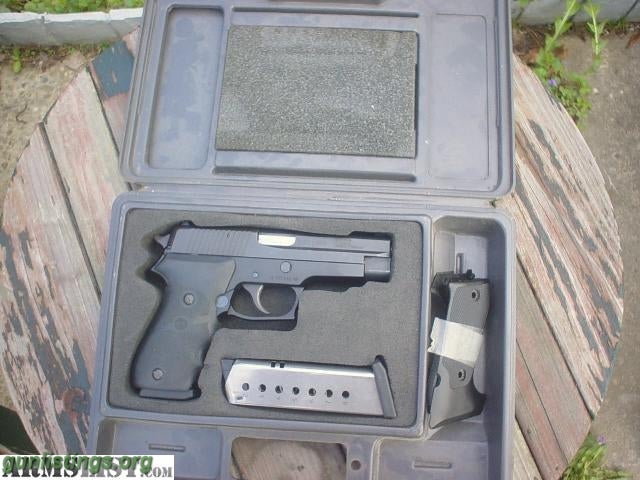 Pistols Sig Sauer P220  45 Acp
