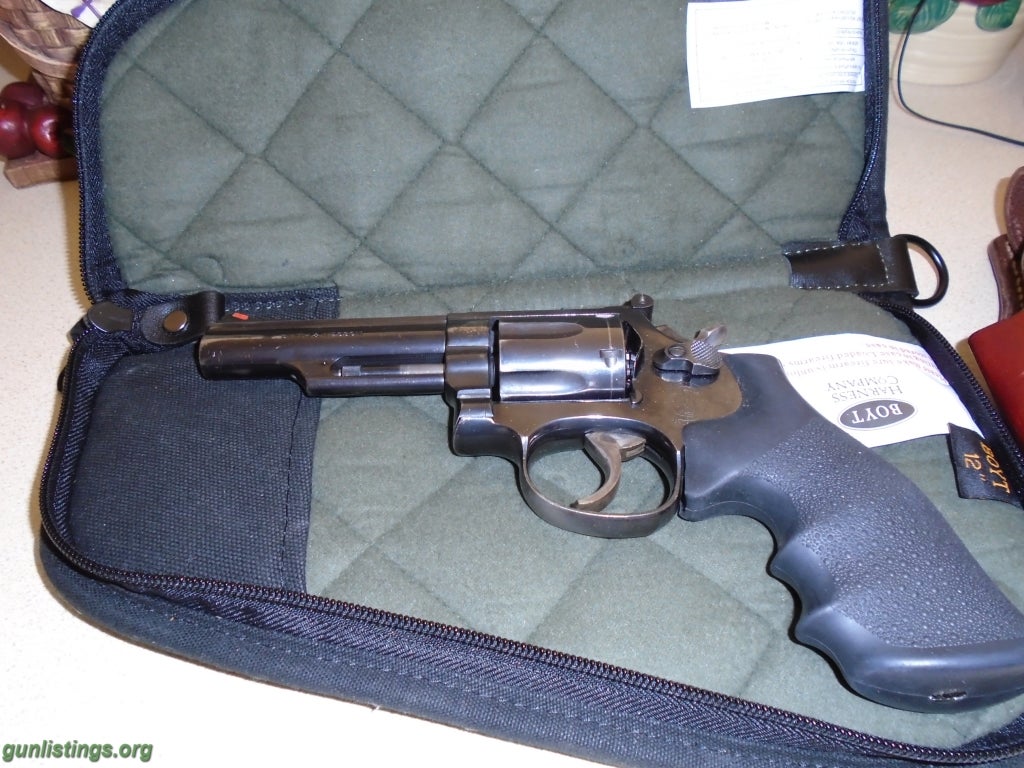 Pistols Smith & Wesson 357 Magnum 19-5