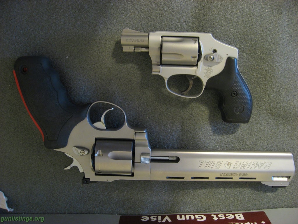 Pistols Smith & Wesson 642 