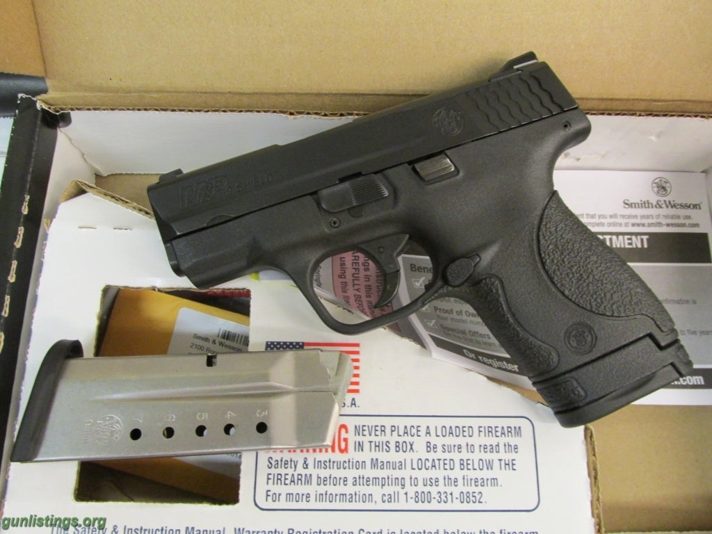 Pistols Smith & Wesson Shield 9mm 3.1