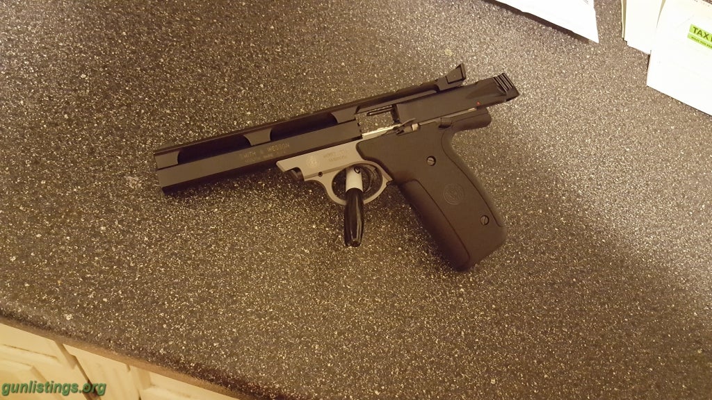 Pistols Smith N Wesson 22a1
