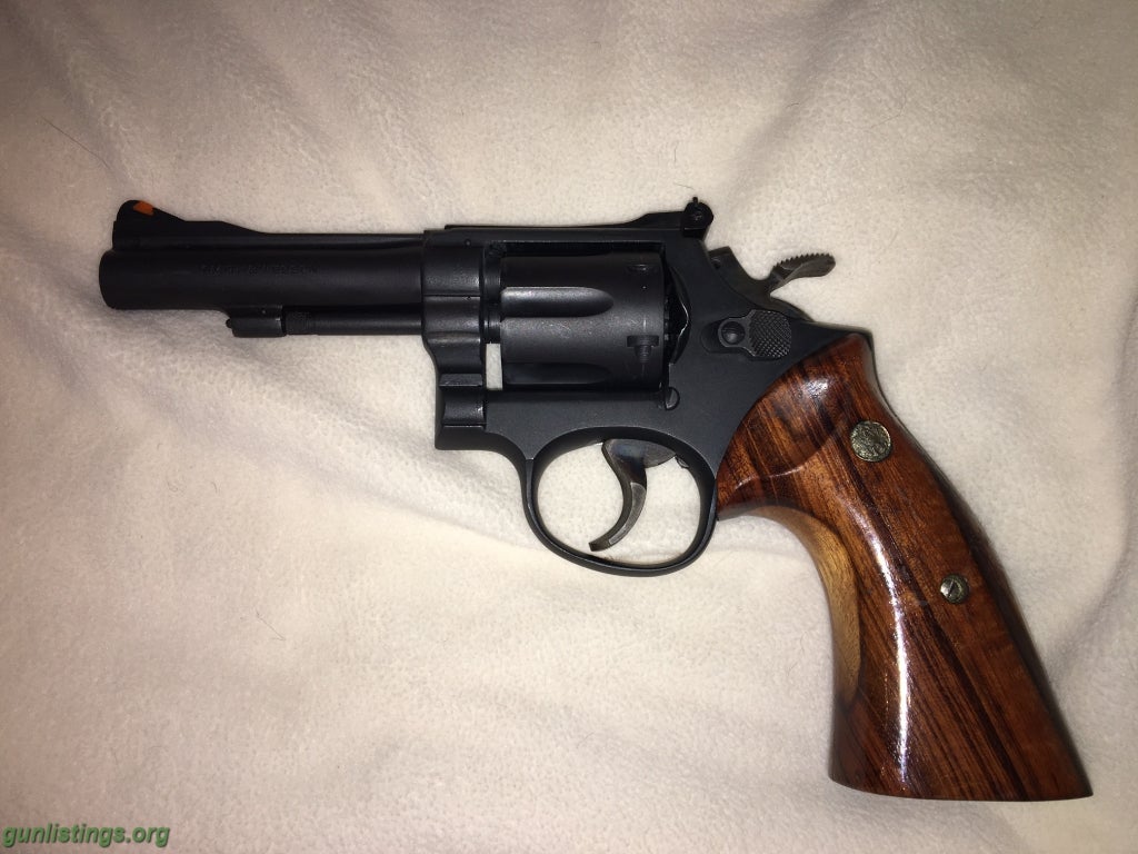 Pistols Smith &Wesson Model 15-8