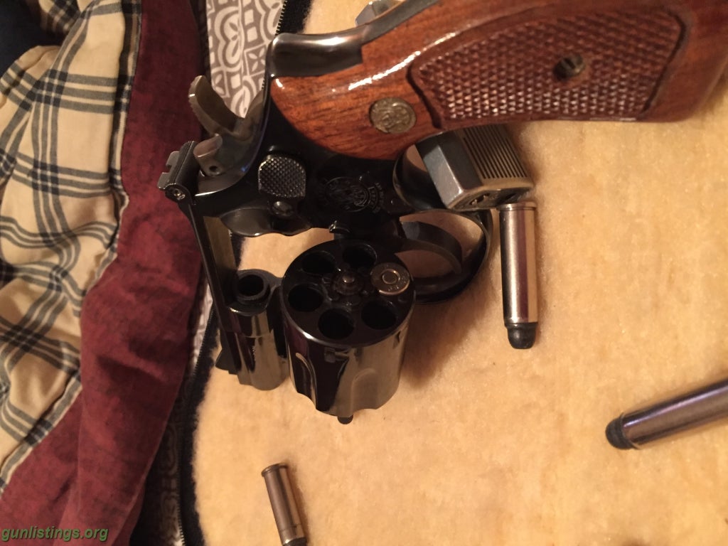Pistols Smith Wesson Model 19-5