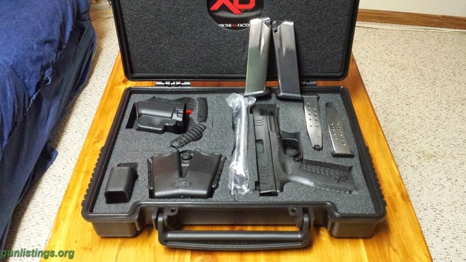 Pistols Springfield XDm .45 ACP