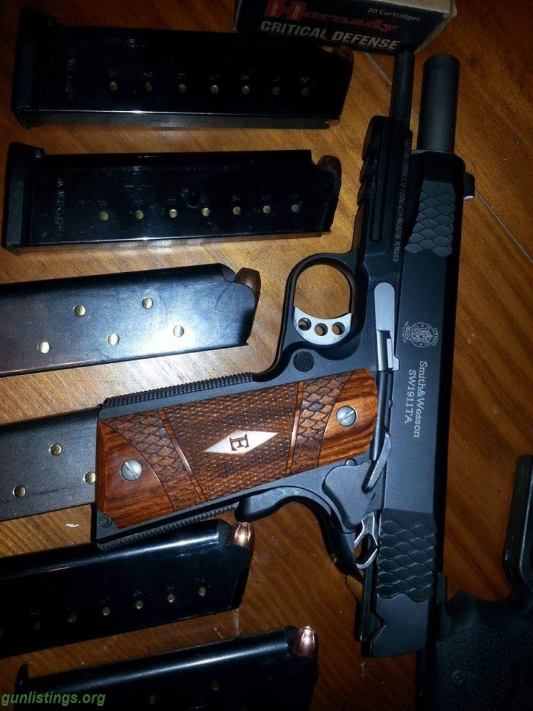 Pistols S&w 1911TA 4 Mags