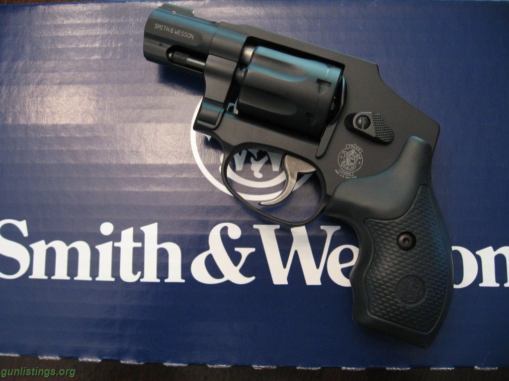 Pistols S&W 351C - 22 Mag Revolver