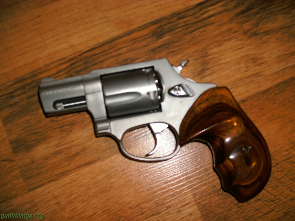 Pistols Taurus 357