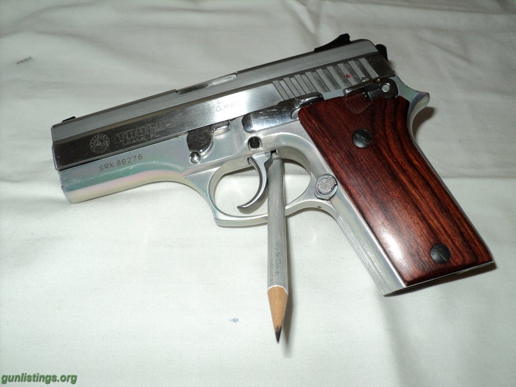 Pistols Taurus - PT940 Handgun