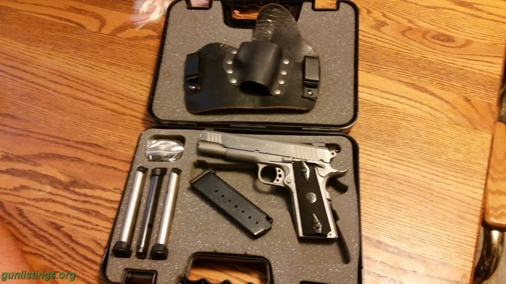 Pistols Taurus PT1911 Stainless 45, 4 Mags, Holster