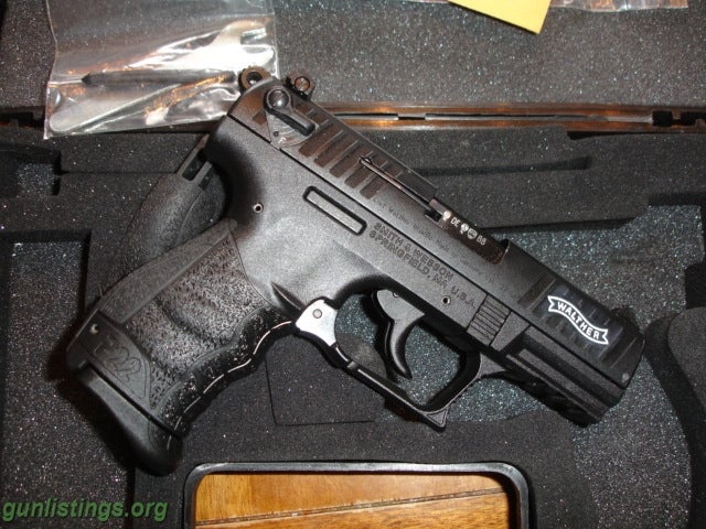 Pistols Walther P22 LNIB With 1 Magazine