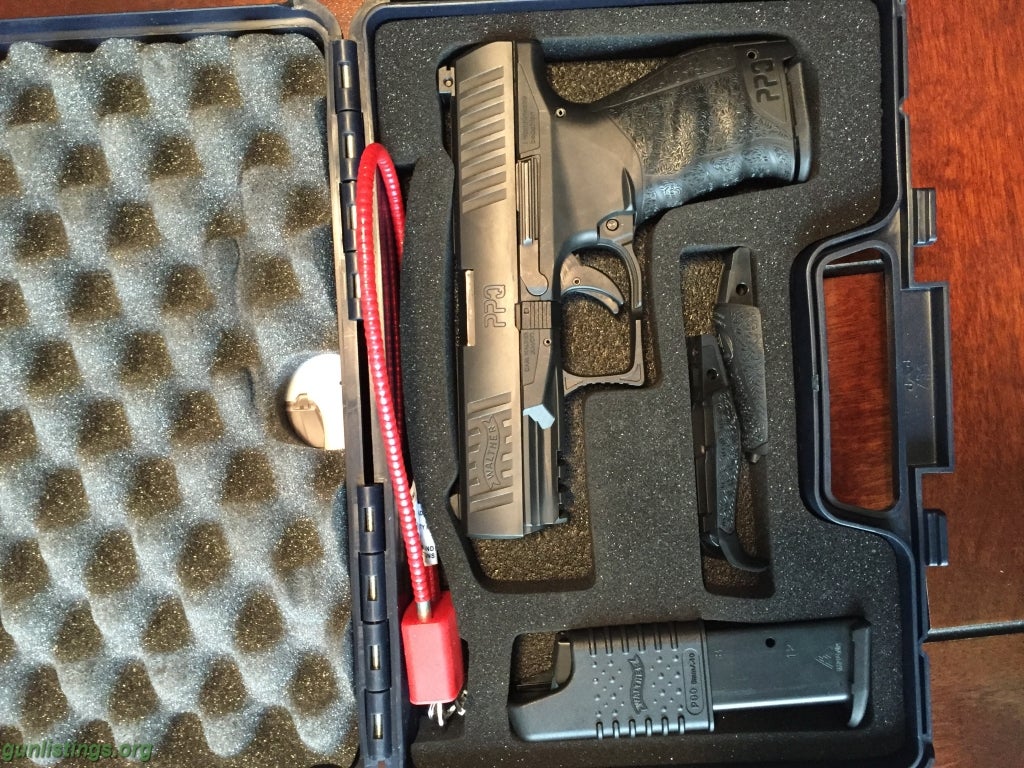 Pistols Walther PPQ .40 With Case