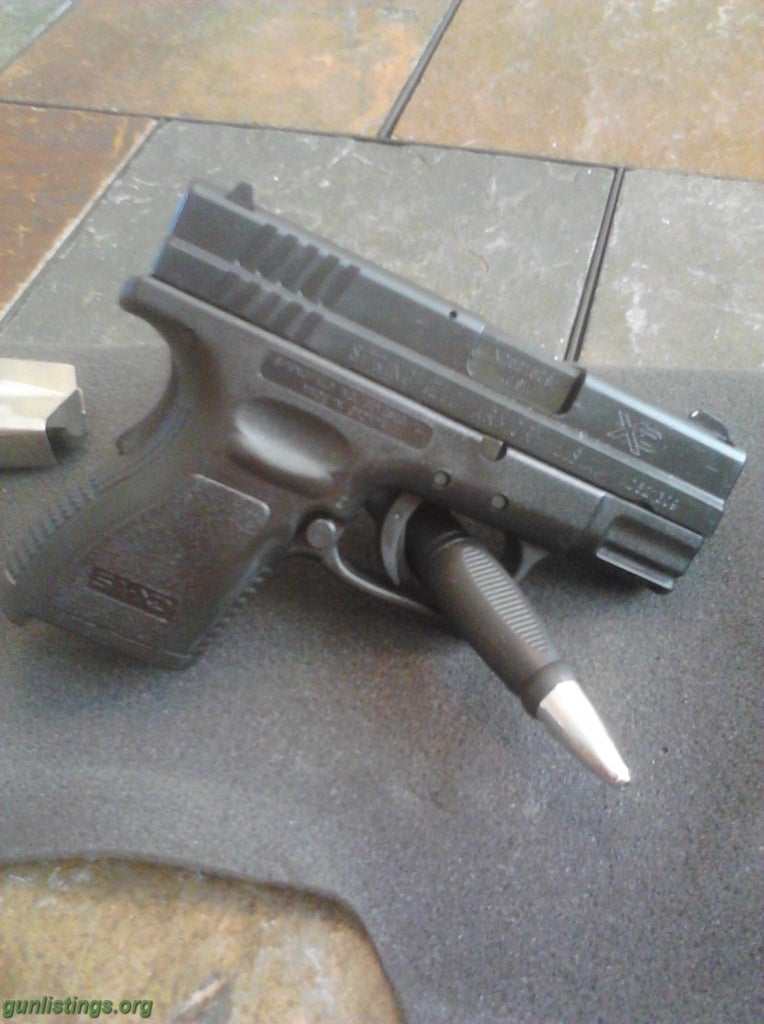 Pistols XD-40 Subcompact