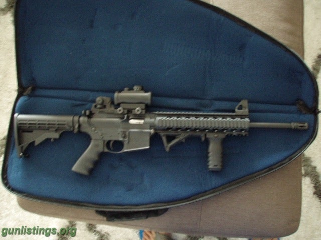 Rifles Smith & Wesson AR 15-22 With EXTRAS
