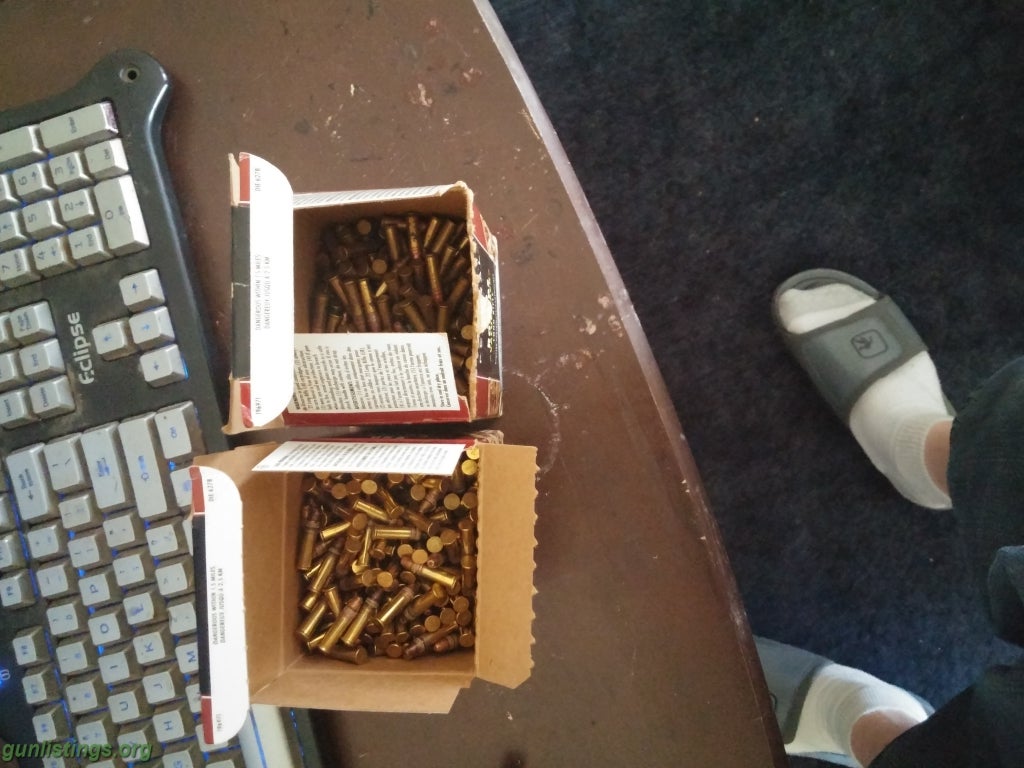 Ammo .22lr Bout 900 Rounds
