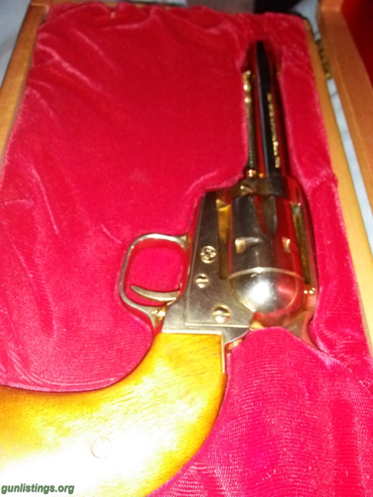Collectibles Colt 22 Gold Frontier Scout