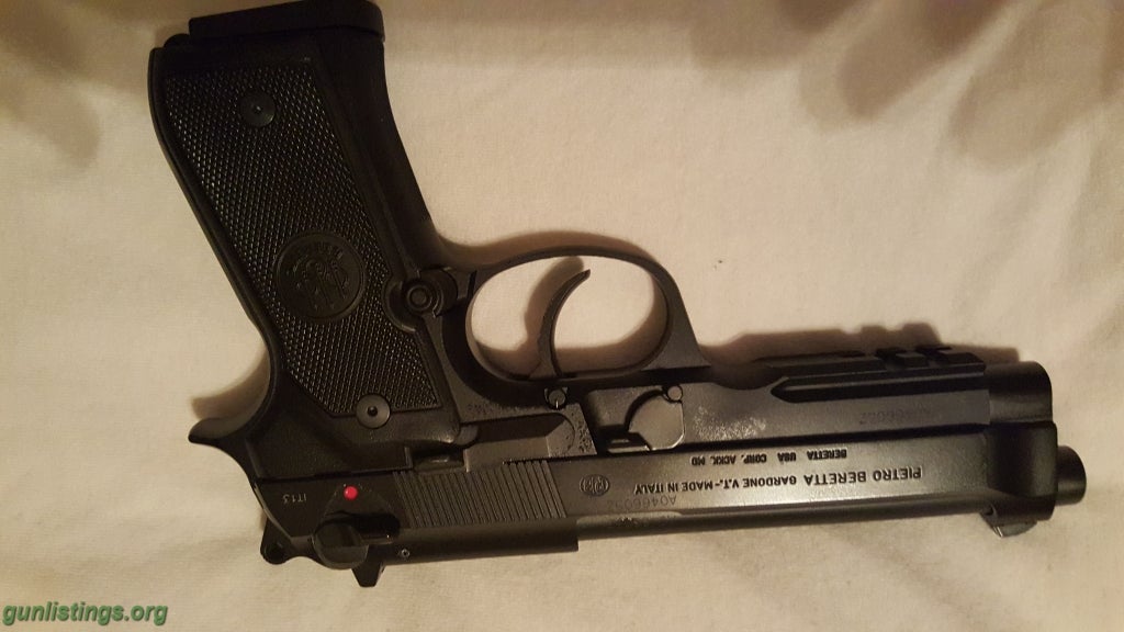 Pistols Beretta 92a1
