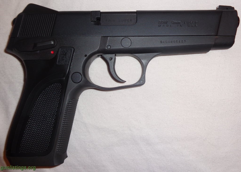 Pistols Browning BDM 9mm. Rare Gun. LNIB. Perfect.