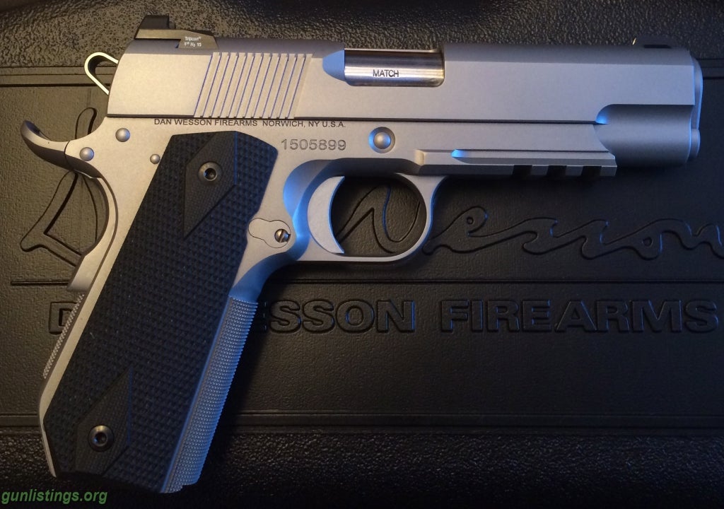 Pistols FS/FT LNIB Custom Dan Wesson 10mm V-Bob