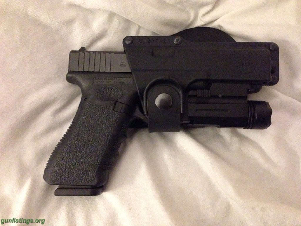 Pistols Glock 17 With Fobus Holster
