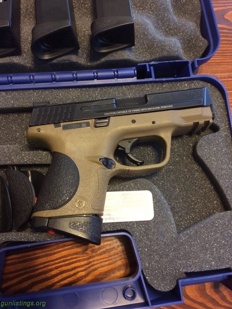Pistols New Smith & Wessom M&P 40c In FDE