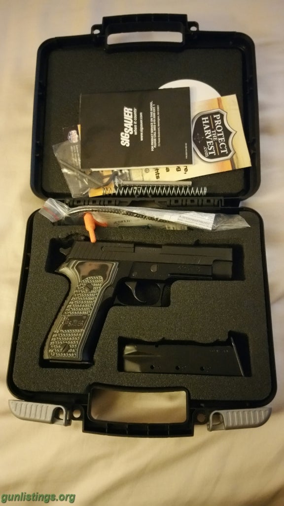 Pistols Sig P226 Extreme & Many Extras