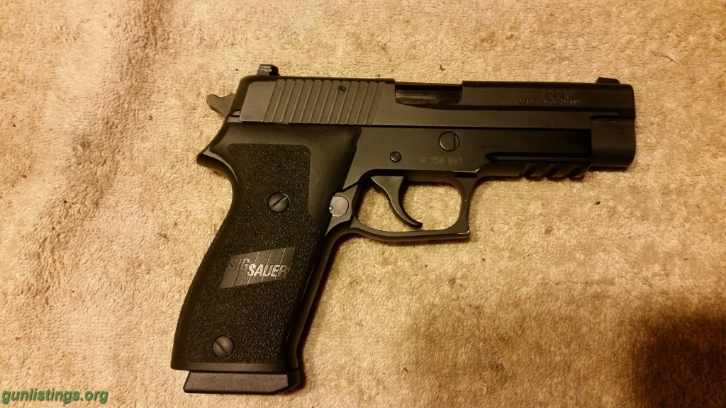 Pistols Sig Sauer P220R (P220)
