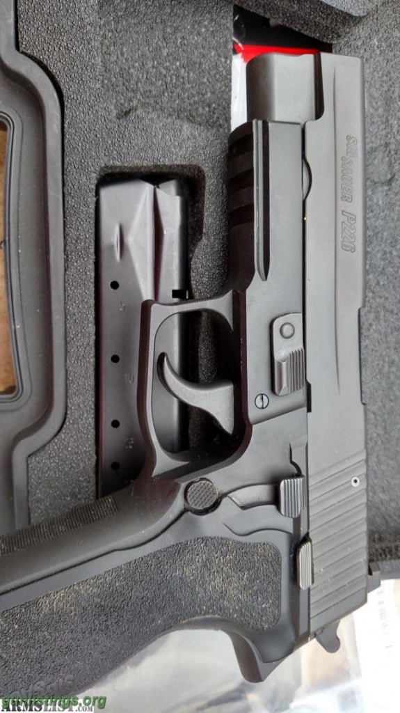 Pistols Sig Sauer P226 Bundle