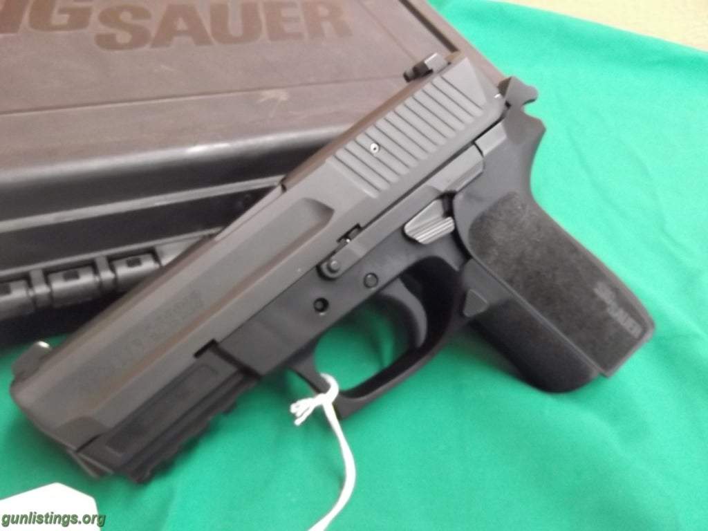 Pistols Sig Sauer SP2022, .40 Cal