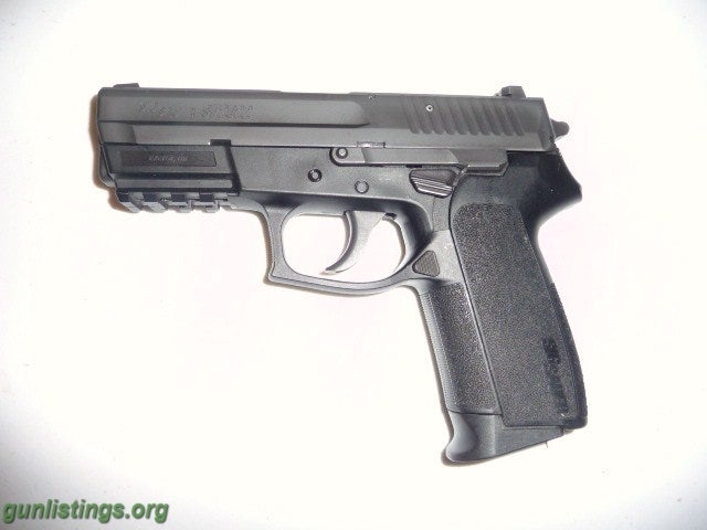 Pistols SIG SAUR 2022 9mm & HOLSTRER & AMMO SELL OR TRADE
