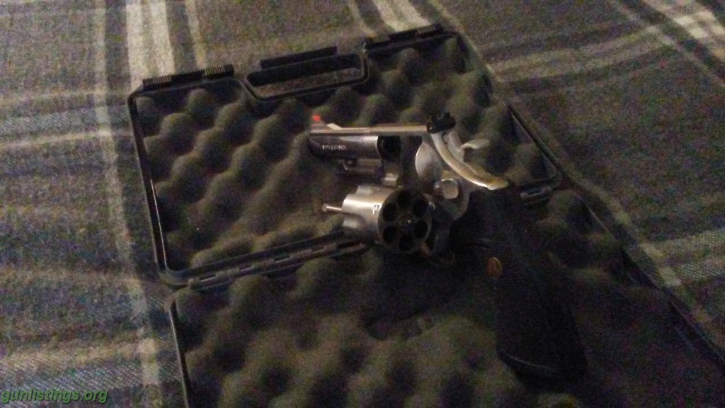 Pistols Smith & Wesson 44 Mag