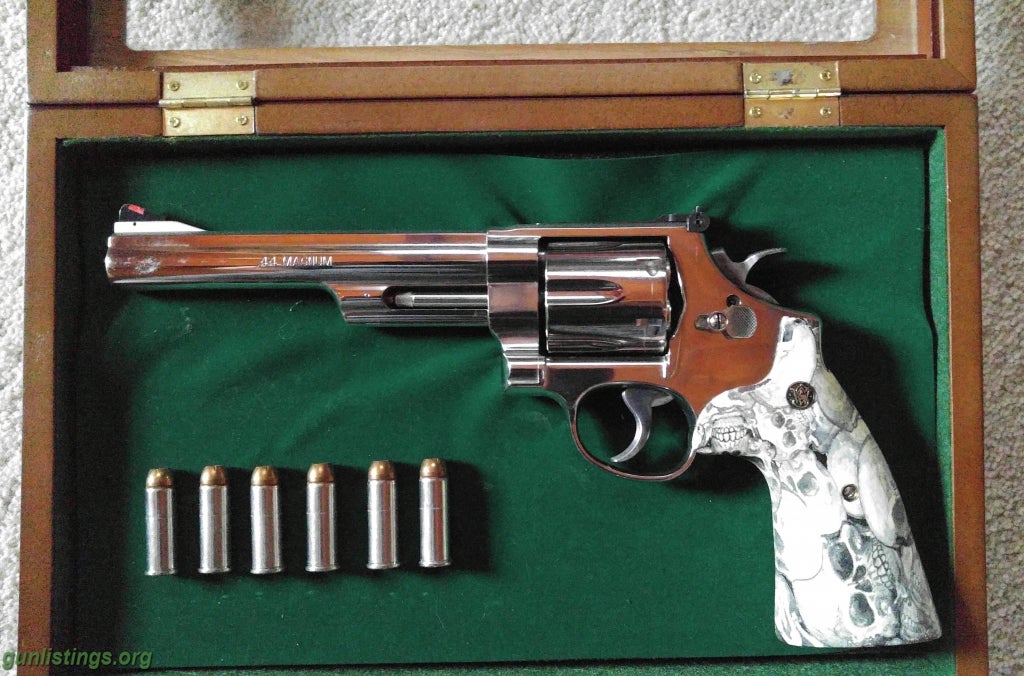 Pistols Smith & Wesson Anniversary Model 29 .44 Magnum