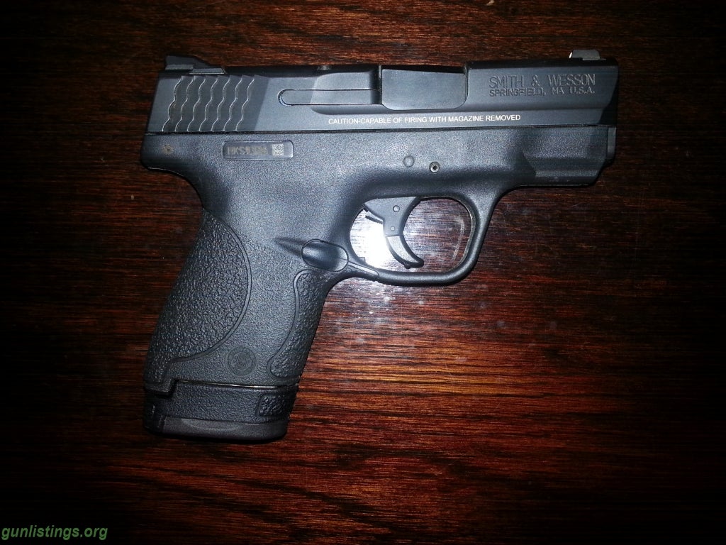 Pistols Smith & Wesson M&P 40 Shield
