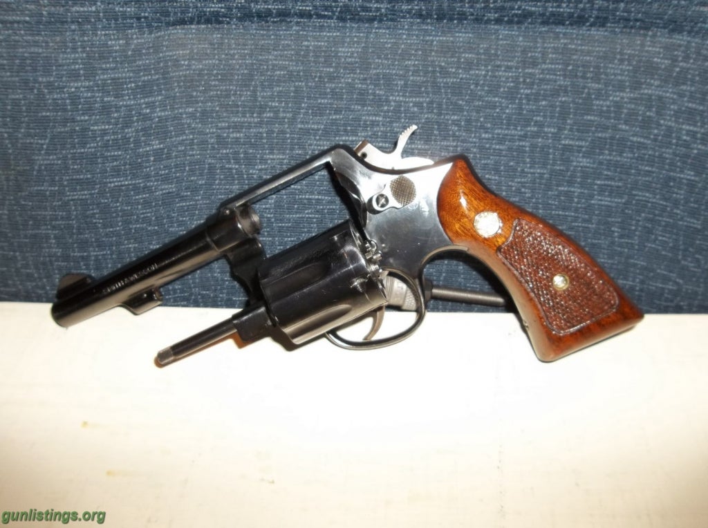 Pistols Smith And Wesson Model 10