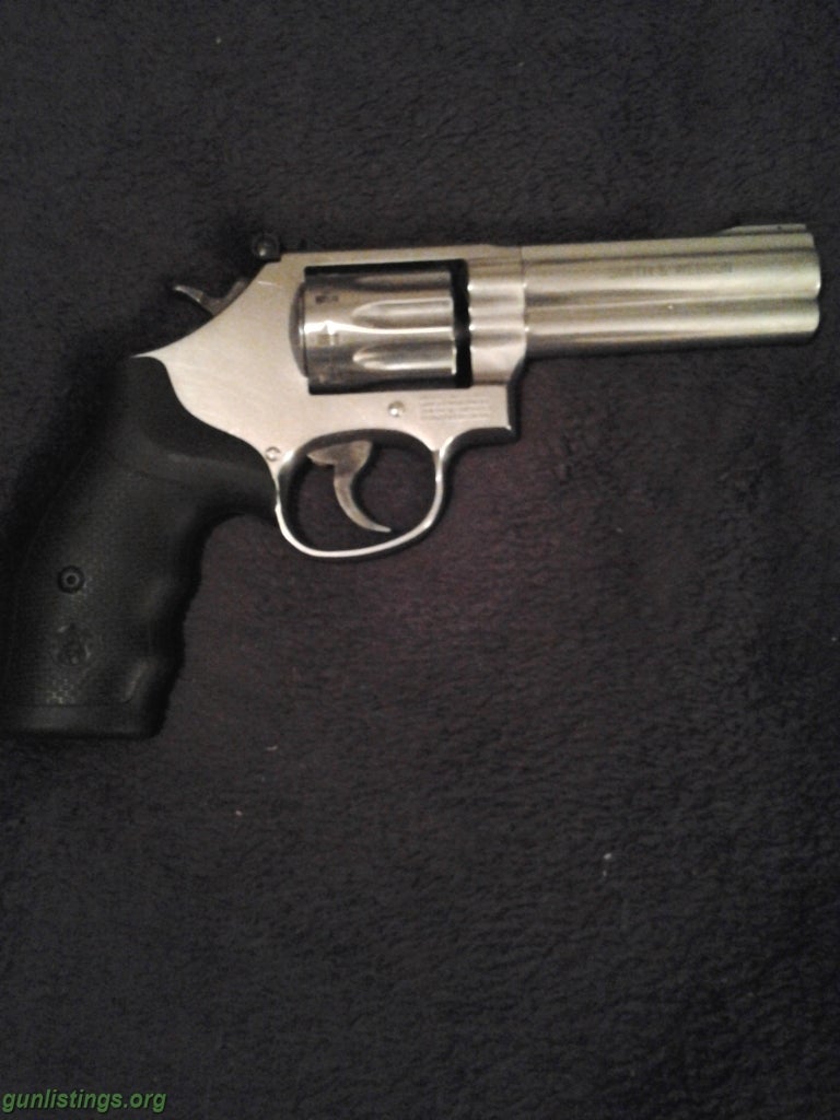 Pistols S&W Model 617-6 4