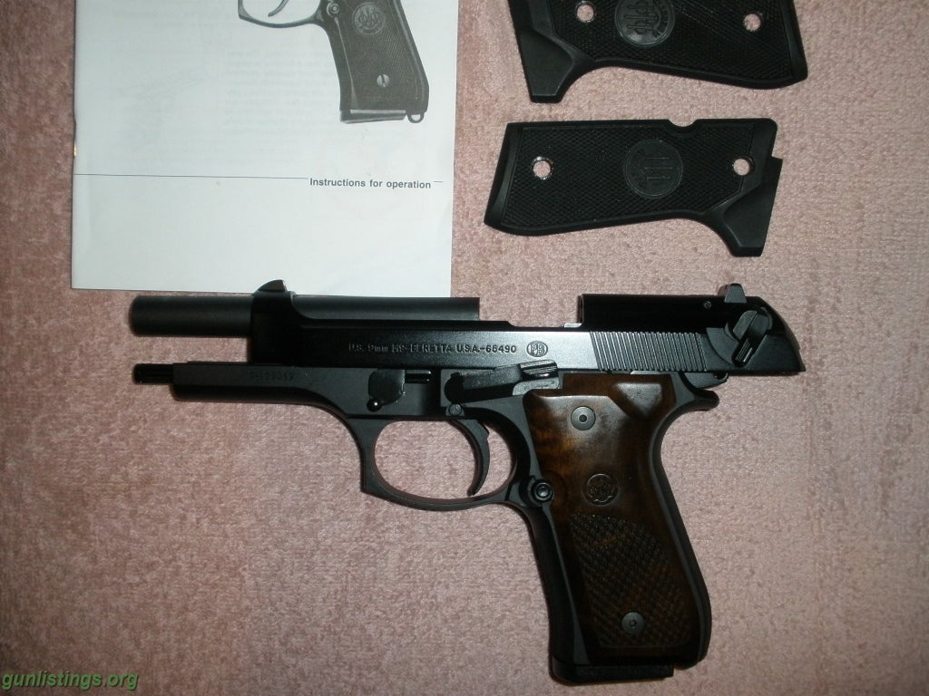 Pistols Beretta M9 (9 Mm)