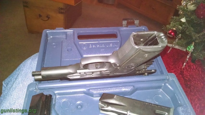 Pistols Berretta Model 96