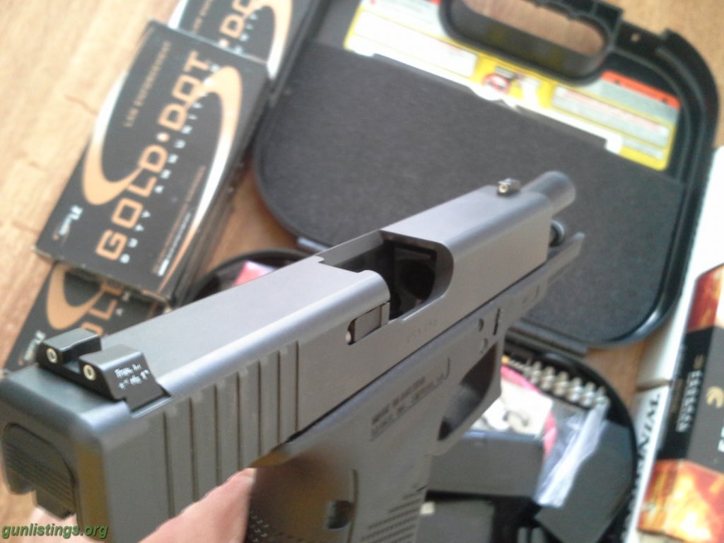 Pistols Glock 23 Gen 4 W/Night Sights,ammo, And Mags.