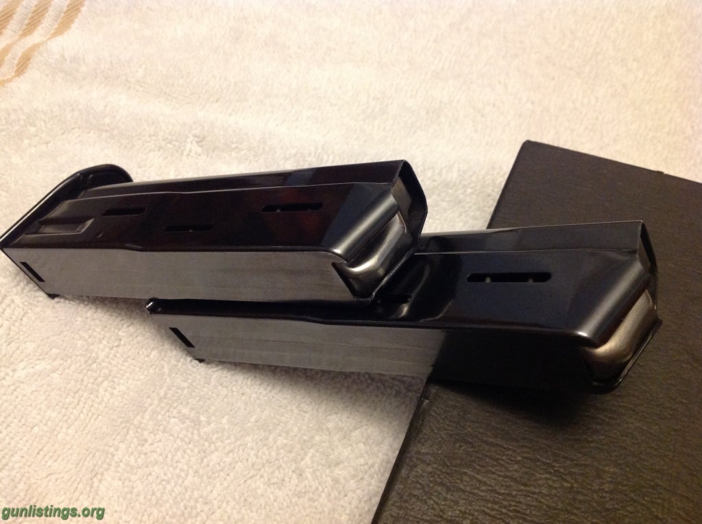 Pistols HK VP70z Mint Unfired In Box W2 18rnd Mags