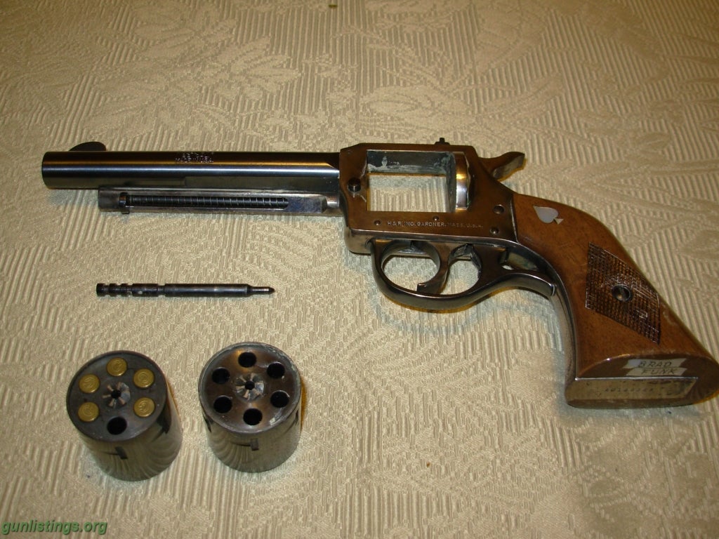 Pistols H&R 22 Cal., Model 676, 5 &1/2