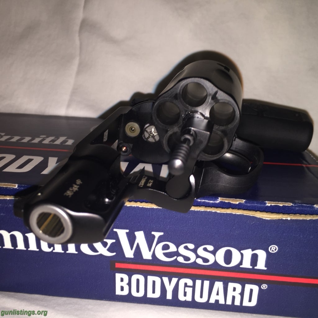 Pistols Smith & Wesson Bodyguard 38 W/Crimson Trace Laser