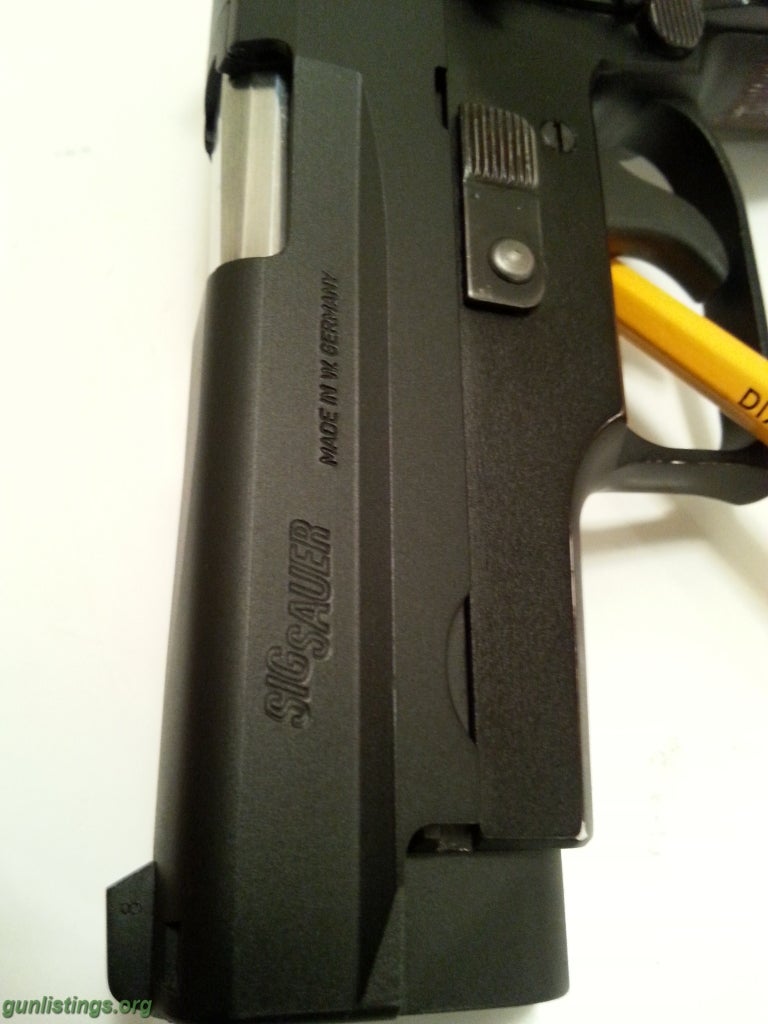 Pistols Sig P6 W/3 Mags All Numbers Match