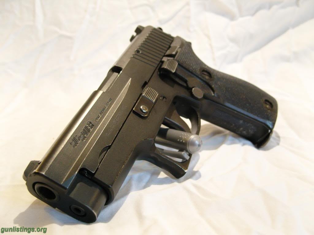 Pistols SIG SAUER P6 ( 9MM )